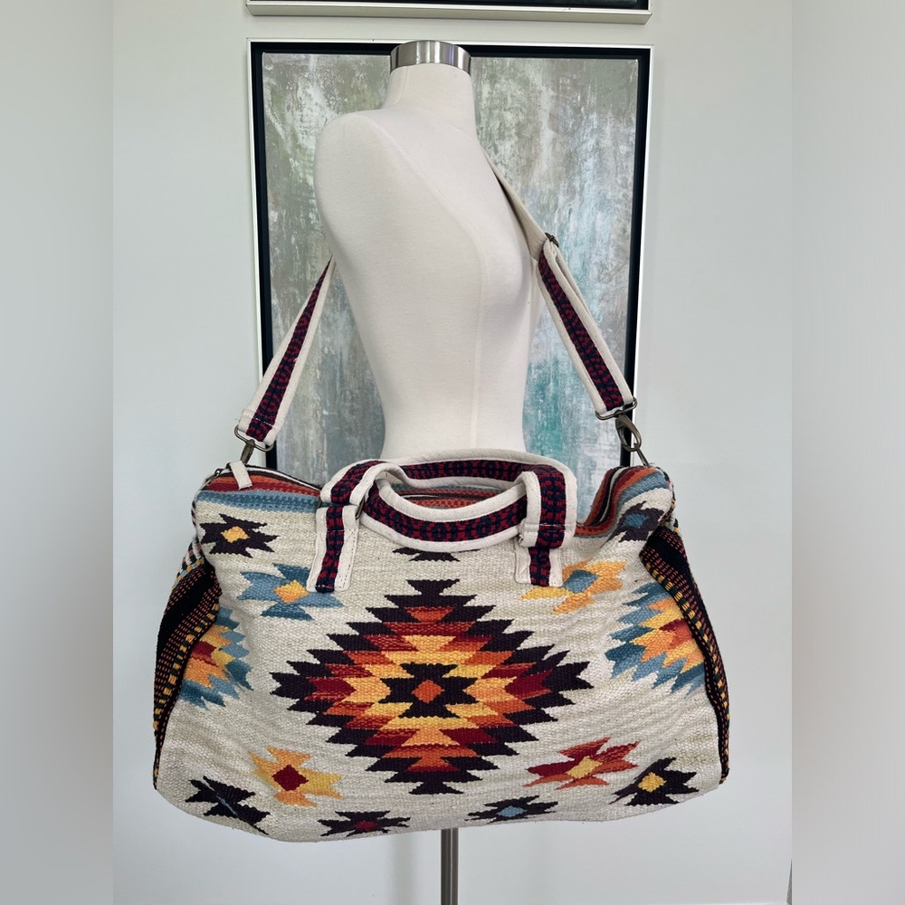NWOT Macchiato de Ruggine Southwest-inspired Weekender / Duffle Bag